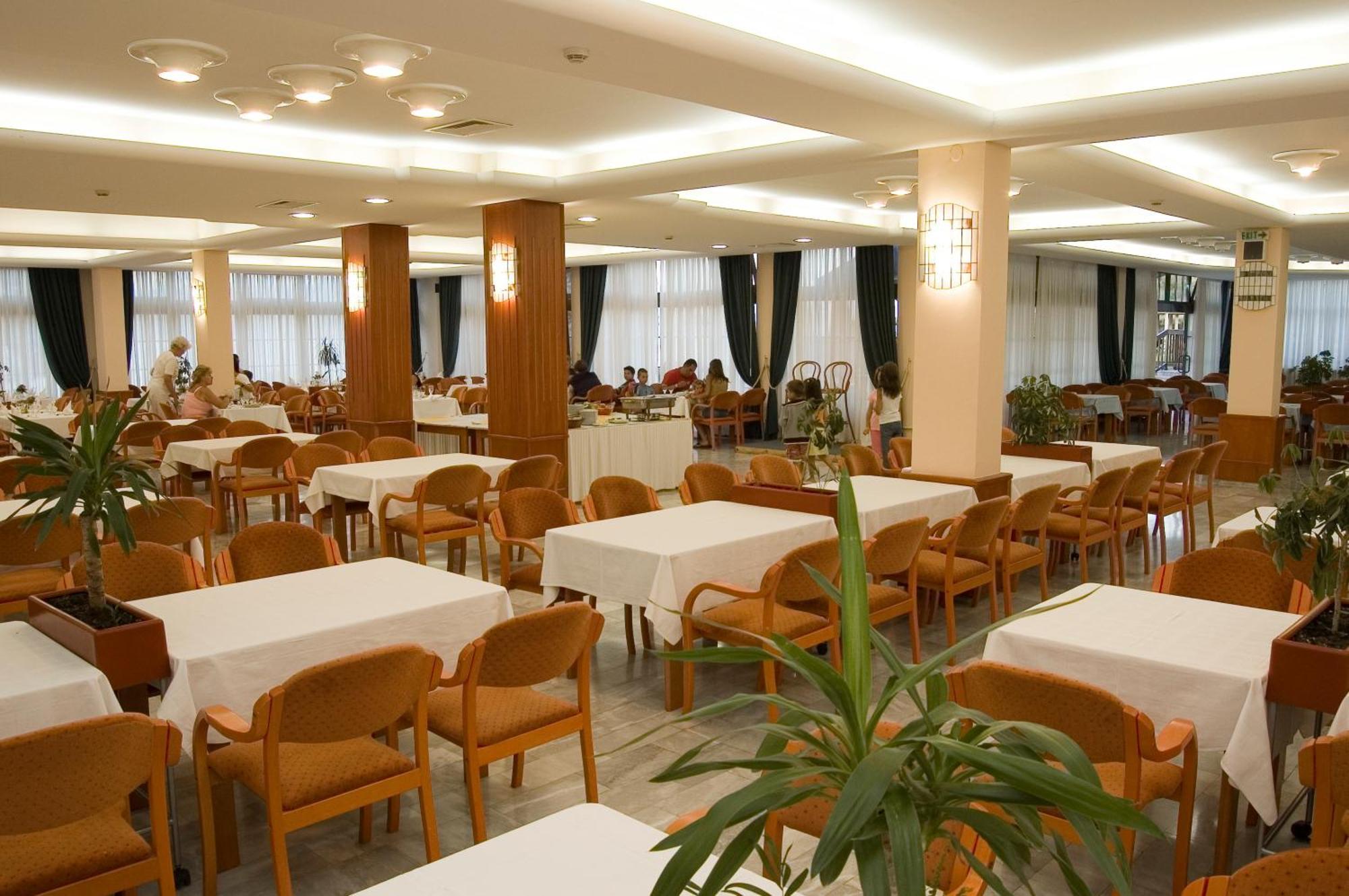 Hotel Makpetrol ストルガ レストラン 写真