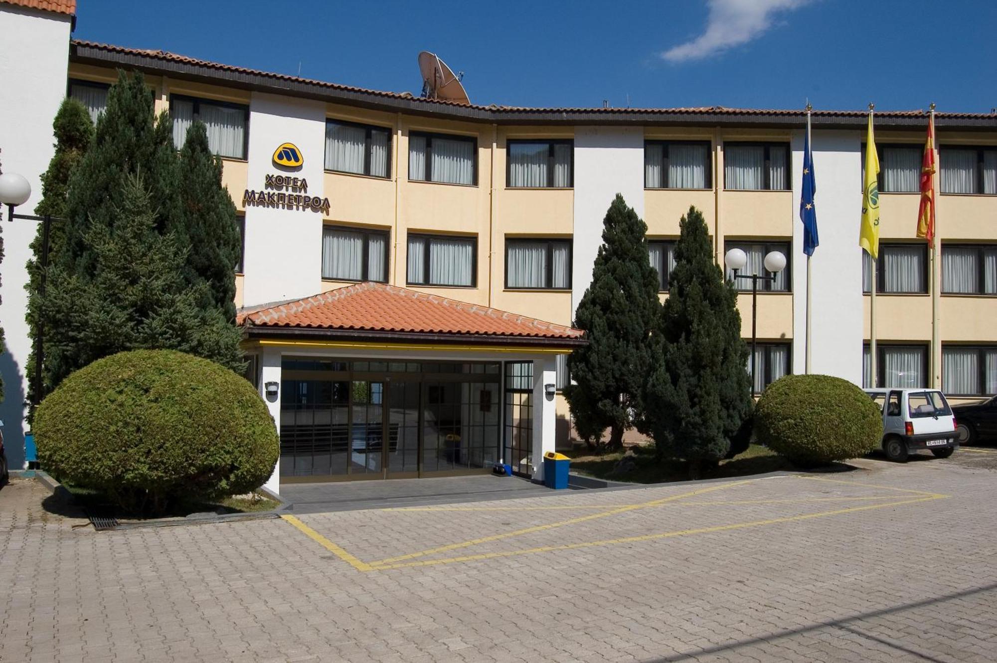 Hotel Makpetrol ストルガ エクステリア 写真