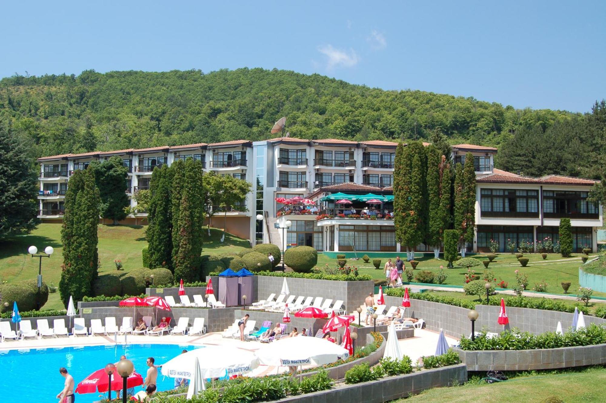 Hotel Makpetrol ストルガ エクステリア 写真